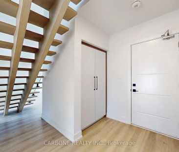 Detached Home For Lease | S9055434 - Photo 1