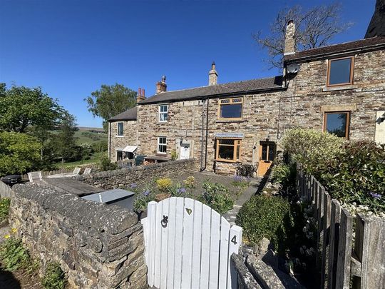 2 bedroom terraced house to rent - Photo 1