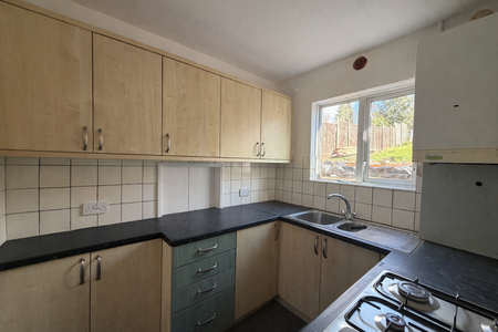 3 bedroom semi-detached house to rent - Photo 3