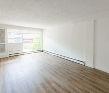 - 2 Bedroom at The Britannia - Photo 2