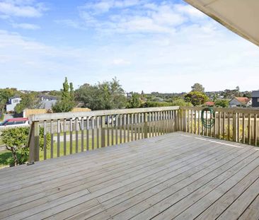 Three-bedroom home in the heart of Te Atatu Pe... - Photo 3