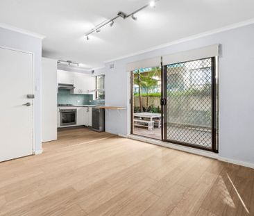 Collaroy, 2/6 Stuart Street - Photo 1