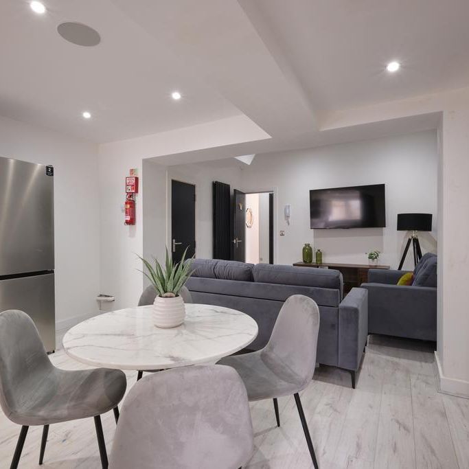 9 bedroom house of multiple occupation to rent - Photo 1