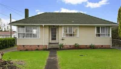 Great Location in Papatoetoe - Photo 1