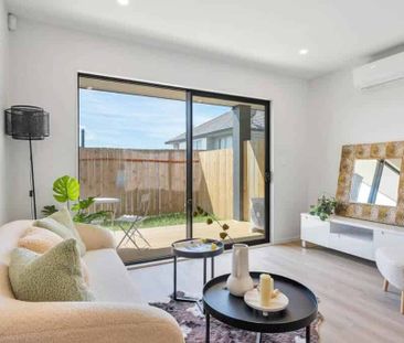 Location, Lifestyle & Convenience in One! - Photo 2