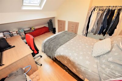 1 bedroom Flat in Otley Road, Leeds - Photo 4