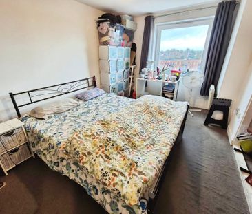 2 bedroom flat to rent - Photo 3