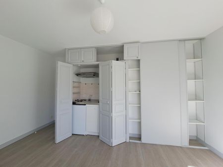 Location Appartement 2 pièces 31m² TOURS 37000 - Photo 5