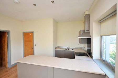 2 bedroom apartment to rent - Photo 3