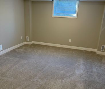 For Lease - 25 Paddington Grove Unit# Lower Unit, Barrie, Ontario - Photo 1