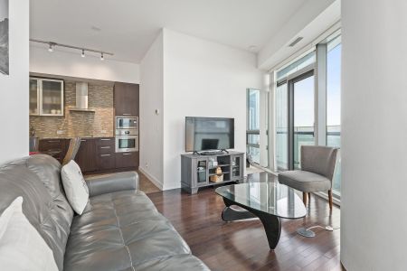 For Lease - 14 York Street Unit# 3705, Toronto, Ontario - Photo 2