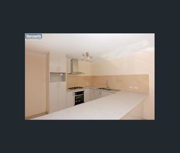 Easy Care Family Home! - Photo 3