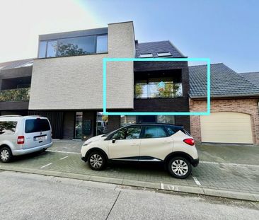 APPARTEMENT MET TWEE TERRASSEN EN GARAGE TE HUUR - Photo 2