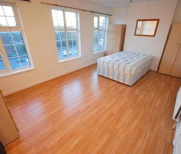 Western Avenue, Acton, London, W3 - Photo 5