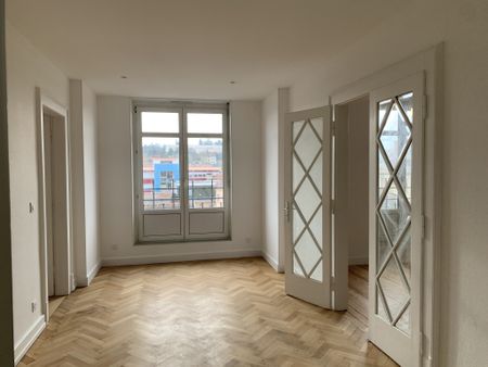 Location Appartement 4 pièces 95m² SARREGUEMINES 57200 - Photo 2