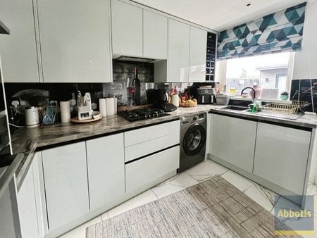 Gaywood, Basildon - Photo 4