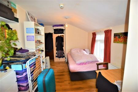 Studio Flat, Vincent Road, N15 - Photo 2