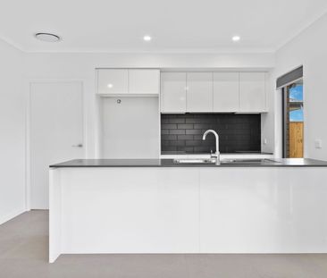 5 Ferris Avenue, 4125, Park Ridge Qld - Photo 1