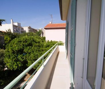 Location Appartement 4 pièces 97m² NICE 06000 - Photo 4