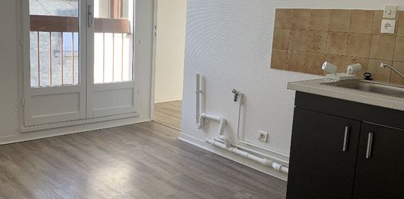 Location Appartement 3 pièces 75m² COGNAC 16100 - Photo 2