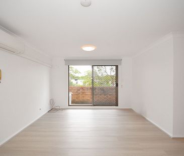 Renovated 2 Bedroom Unit!! - Photo 4