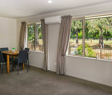 Sunny 3-Bed Home with Park Views - Available Now - Photo 2