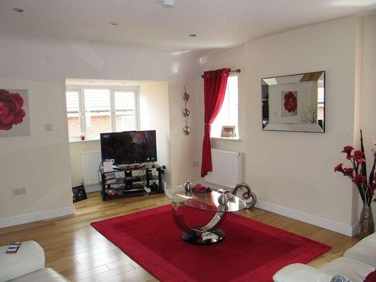 Bridgewater Court, Nuneaton, CV10 - Photo 1