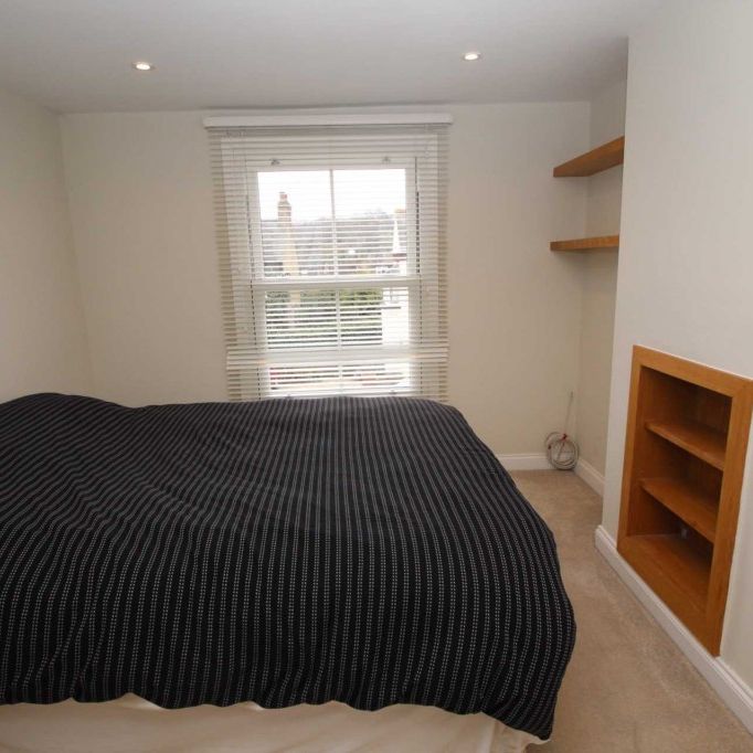 2 bed Terraced for rent - Photo 1