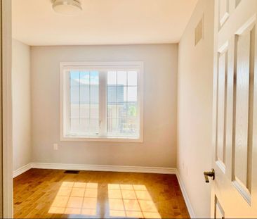 For Lease - 362 Threshing Mill Boulevard, Oakville, Ontario - Photo 6