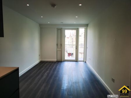 2 bedroom flat to rent - Photo 2