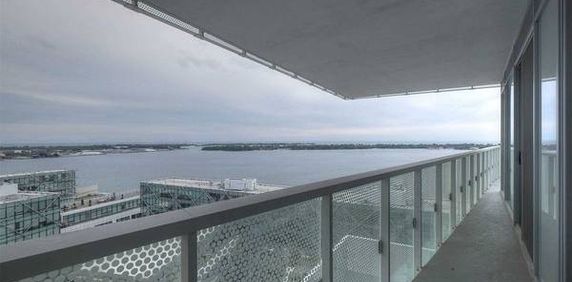 15 Queens Quay E 2102, - Photo 2