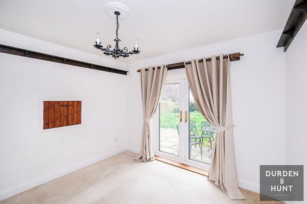 The Magpies, Epping Green, Epping - Photo 1