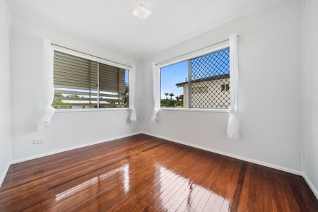 Freshly Renovated Home in a Convenient Location - Photo 5