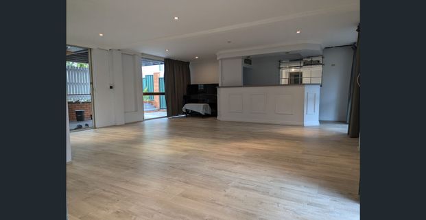 Spacious family home with hilltop views in Mansfield catchment - Photo 1