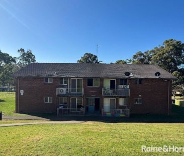 Beautifully Presented 2-Bedroom Unit in a Convenient Location - Photo 5