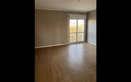 Location Appartement 4 pièces 76 m² Le Blanc - Photo 4