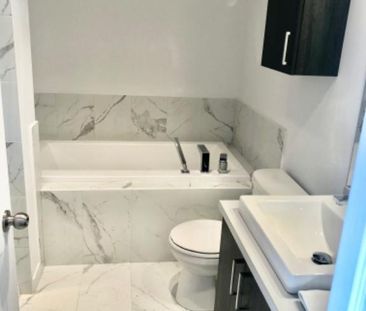 À LOUER LAVAL Superbe 4,5 dans un Triplex (Ste-Rose) - Photo 4