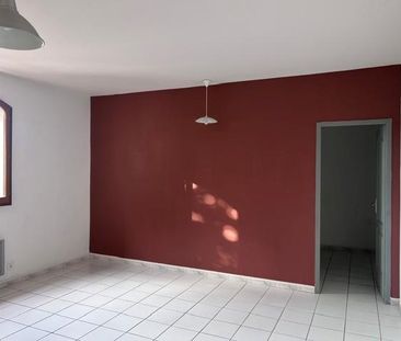 Location Appartement 2 pièces 37m² GAREOULT 83136 - Photo 5