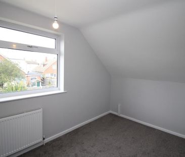 2 bedroom semi-detached house to rent - Photo 6