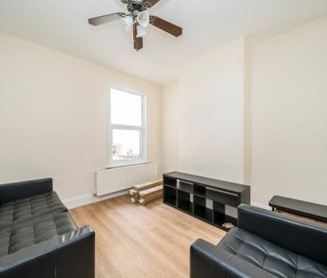 Lyndhurst Way, SE15, London - Photo 2