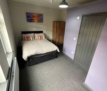 Room 5, 56 Broxholme Lane - Photo 3