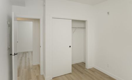 Bristol: Black Accents – 710 Westminster, Winnipeg, MB - Photo 3