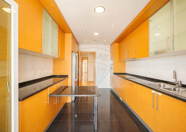 Apartamento T4 em Lisboa