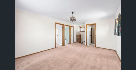 Spacious 5 Bedroom Family Home awaits! - Photo 2