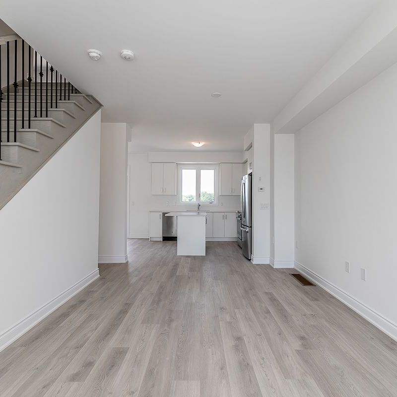 For Lease - 57 Union Boulevard, Wasaga Beach, Ontario - Photo 1