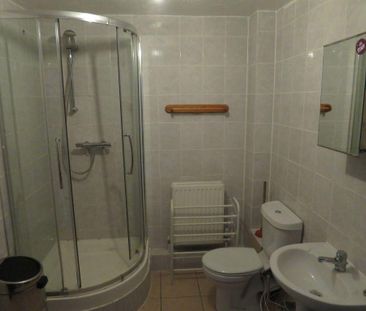 3 bedroom flat to rent - Photo 6