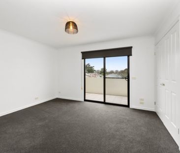 Stylish Townhouse in Central Ballarat - Photo 1