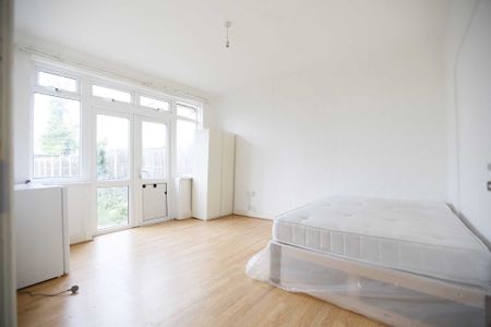 Guide Price £2,600 pcm - Available Now - Part Furnished - Photo 2