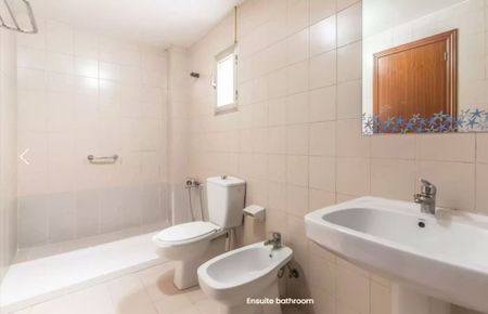 Plaça del Dramaturg Faust Hdez. Casajuana, Valencia, Valencian Community 46003 - Photo 5