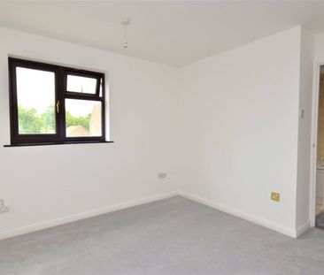 Herongate, Shoeburyness, Essex, SS3 9SJ - Photo 3